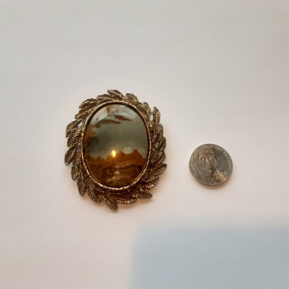 Vintage Picture Jasper Brooch Pin Encased in Gold Toned Oval Frame Bezel - Picture 6 of 7